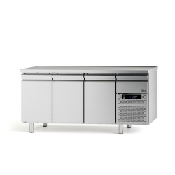 Masa rece pentru brutarie si patiserie, ILsa Neos PA TNPP2V1520, cu rebord, capacitate 293 l, temperatura -2° +8° C, inox
