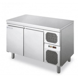 Vitrina frigorifica Cool Wise DC 368, capacitate 300 L, 1 zona de temperatura +1° ~ +10°C, negru