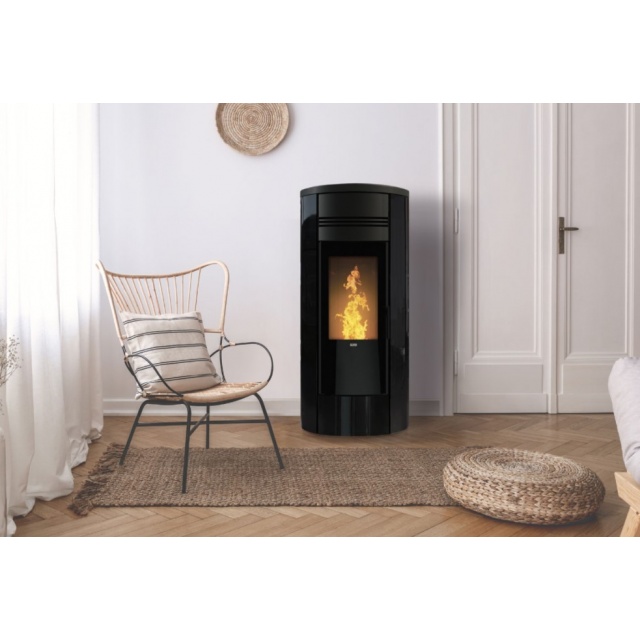 Soba pe peleți KLOVER STYLE 180 GLASS putere 22,30 KW,senzori de siguranță pe ușă și rezervor