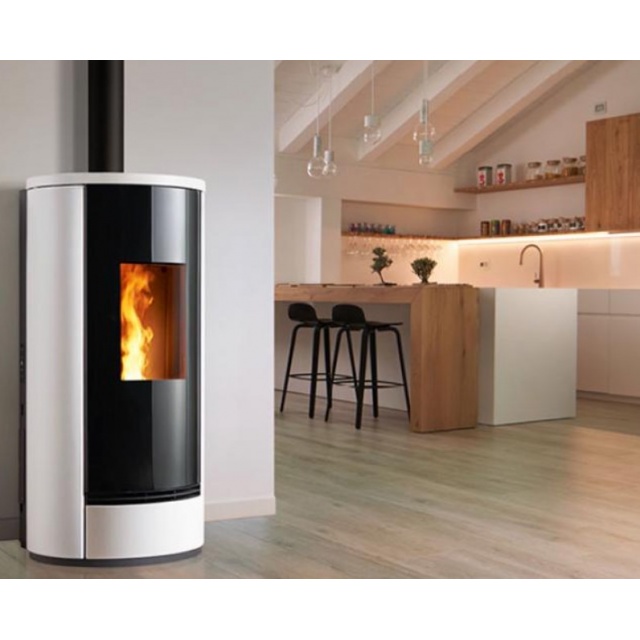 Soba pe peleti Piazzetta P220 T 3,4 - 8,5 kW și clasa energetică A+,pentru instalare la nivel de perete/colț