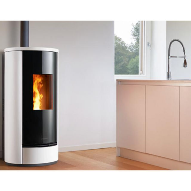 Soba pe peleti Piazzetta P230 T 4,1 - 11 kW clasa energetică A+, instalare la nivel de perete/colț și placată cu maiolica