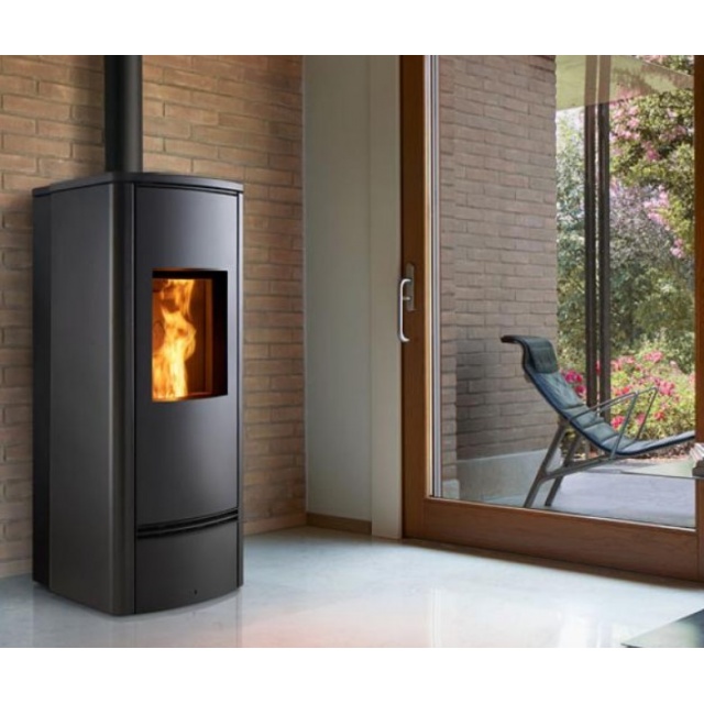 Soba pe peleti Piazzetta P930 M 4,1 - 11 kW posibilității de conectare a unui senzor wireless pentru gestionarea sistemului