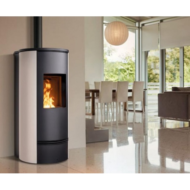 Soba pe peleti Piazzetta P930 T 4,1 - 11 kW sistem Wi-Fi pentru control de la distanță prin aplicația standard